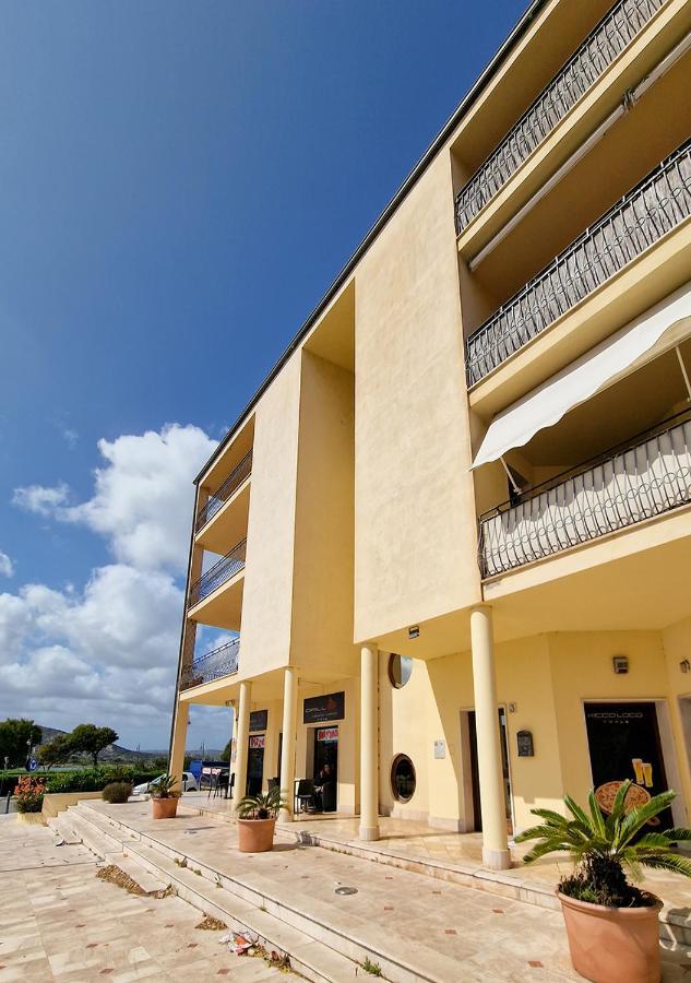 Murphy Holiday Home - Residenza Aldo Moro 02 La Maddalena  Bagian luar foto