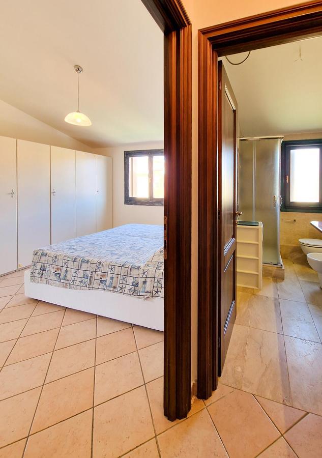Murphy Holiday Home - Residenza Aldo Moro 02 La Maddalena  Bagian luar foto